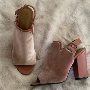 Calvin Klein - Velvet pink heels